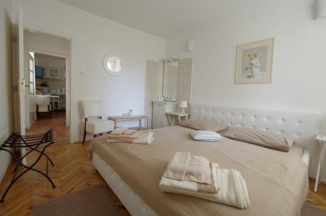 Apartments Lorenandreja Rab Town Eksteriør bilde